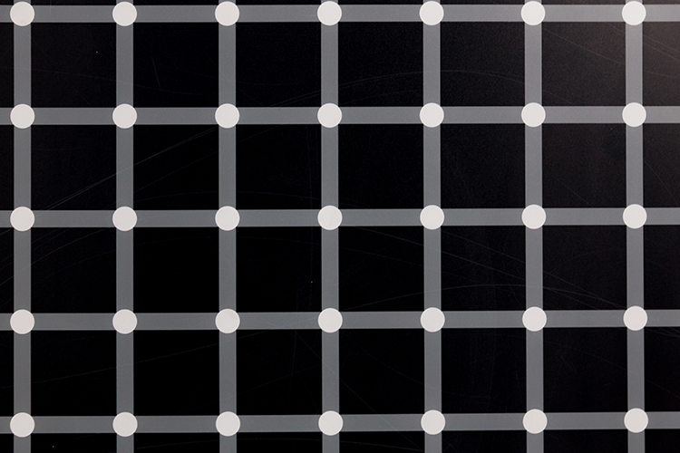 teaser-hermanngrid-01 A close up of a black and white checkered pattern